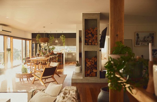 Huon Resort | The Good House - Luxury Retreat - Wood Fired Hot Tub