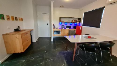 Port Pirie South Apartment | The Good Life - Two Bedroom Garden Apartment