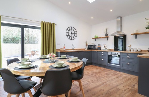 Adisham Cottage | THE GOOSE SHED, pet friendly, luxury holiday cottage in Wingham