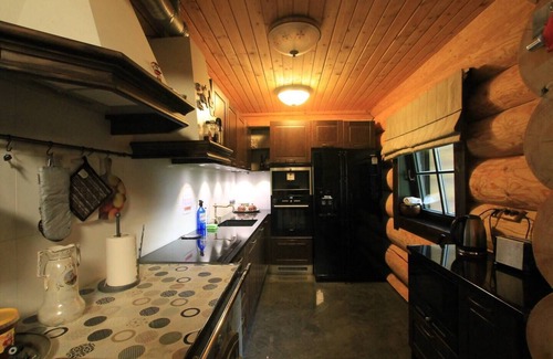 Hara House | The gorgeous log house, that brings out the smile!