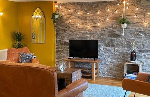 Newcastle-on-Clun House | The Grain Loft