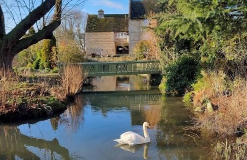 Frognall House | The Granary at Molecey Estate