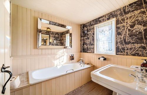 Maidstone House | The Granary by Keepers Cottages