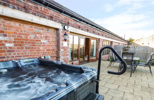 Alberbury Cottage | THE GRANARY, family friendly, luxury holiday cottage in Alberbury