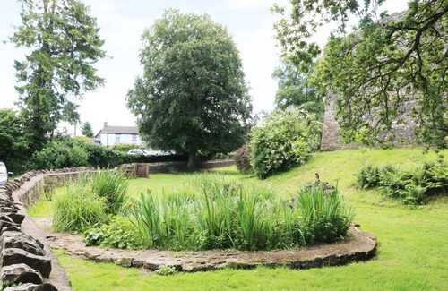 Saint Briavels Cottage | THE GRANARY, family friendly, with a garden in St Briavels
