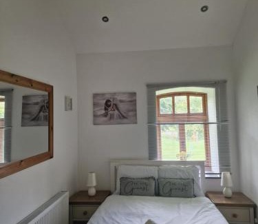 Plympton Apartment | The Granary House - Long Stayz