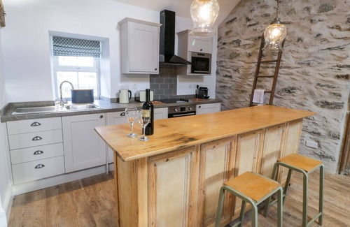 Caergeiliog Cottage | THE GRANARY, romantic, luxury holiday cottage in Valley