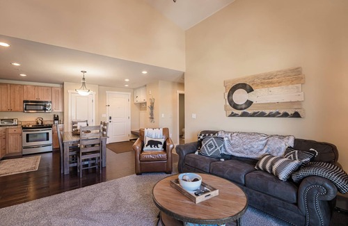 Silvercreek Condo | The Granby Mountain Getaway at Base Camp One - Where Adventure Meets Relaxation