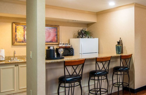 Central Area Hotel | The Grand Hotel - Salem