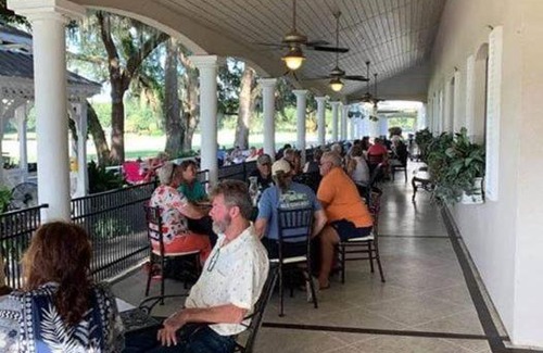 Lady Lake Resort | The Grand Oaks Resort