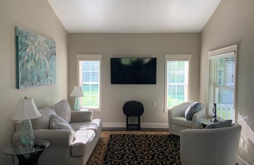 Lady Lake Resort | The Grand Oaks Resort