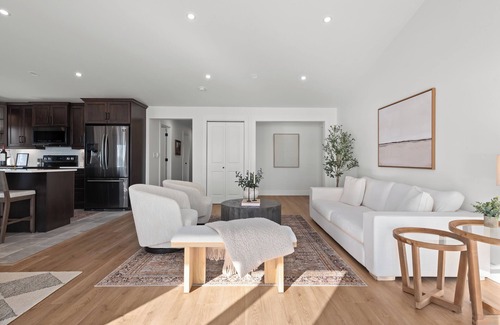 East Hants House | The Grand Reset: Hot tub & Sauna on Grand Lake