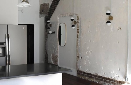 Historic District - North Villa | The Grant by Black Swan - Industrial-Modern Loft (208)