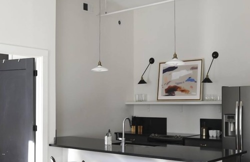 Historic District - North Villa | The Grant by Black Swan - Industrial-Modern Loft (208)