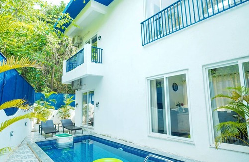 Penha de Franรงa Villa | The Greek Villa 3BR Private Pool By homeyhuts