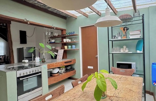 Tagaytay House | The Green Door Heritage Home - Tagaytay - Pet Friendly!
