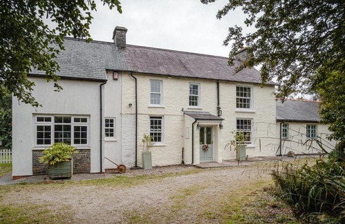 Llansantffraed Bed & Breakfast | The Green Door Vegan B&B