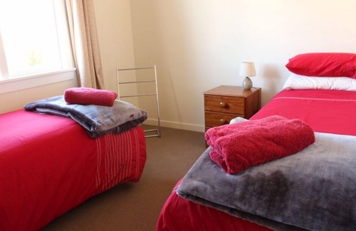 Ashburton House | The Green Gecko - Holiday Home andamp; Apartment