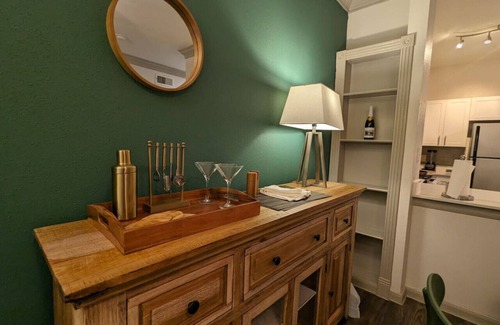 Nassau Bay Apartment | The Green Room 2.0 - 1BD/1BA near NASA JSC