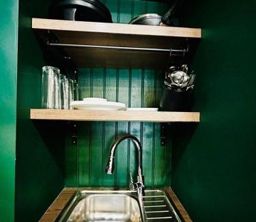 Tideswell Apartment | The Green Room