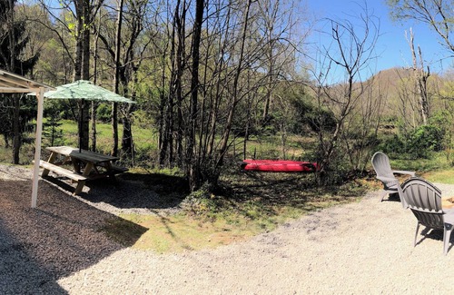Nallen Cabin | The Greenhouse - New River Gorge National Park
