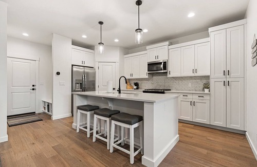 Southwest Ada County Alliance House | The Grey Havens-stunning new build family friendly with a laid back beach vibe.