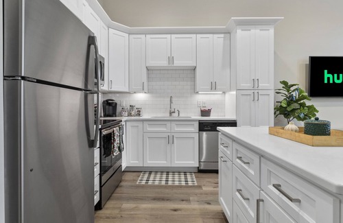 Racine Apartment | The Greyhound "Chic Apt near Lake Michigan"