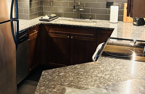 Downtown Cleveland Condo | The Gridiron - industrial chic 2B/2B warehouse condo Downtown