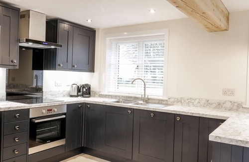 Goodmanham Cottage | THE GROOM’S COTTAGE, character holiday cottage in Market Weighton