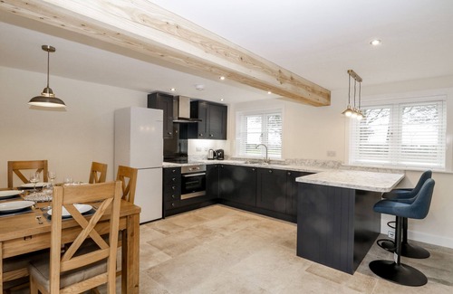 Goodmanham Cottage | THE GROOM’S COTTAGE, character holiday cottage in Market Weighton