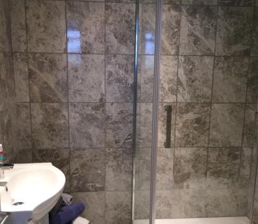 Llwchwr Apartment | The Grooms Quarters