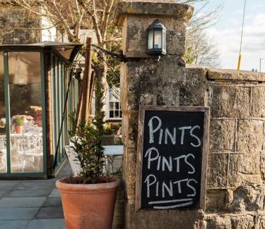 Hindon Hotel | The Grosvenor Arms