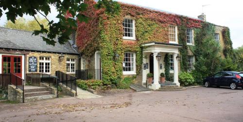 Upstreet Hotel | The Grove Ferry Inn
