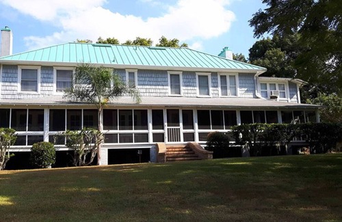 Winter Haven House | The Grove House - antique lakefront home on Eagle Lake, Central Florida