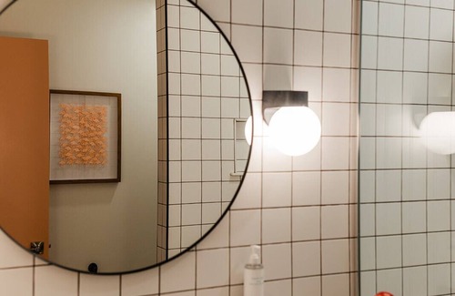 Colchester Hotel | The Grove Motel