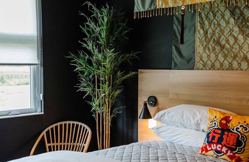 Colchester Hotel | The Grove Motel