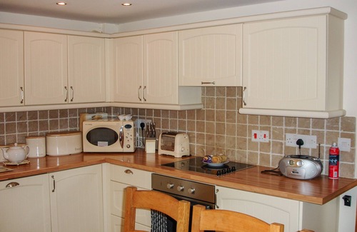 Kilgetty Cottage | THE HAGGUARD, family friendly, with a garden in Kilgetty