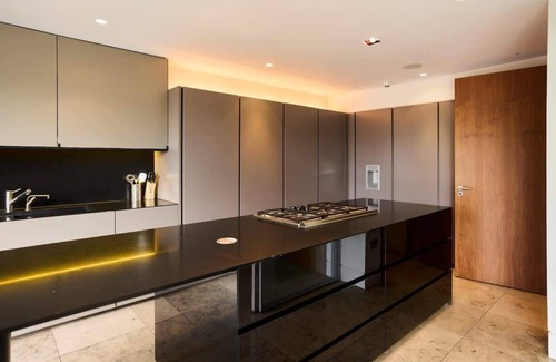 Garden Suburb Apartment | The Hampstead Garden Hideaway