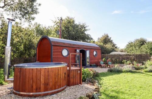Chipping Norton House | The Happy Valley Pod