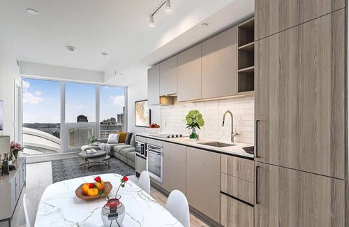 Toronto Entertainment District Hotel | The Harbour Suites & Towers Financial District