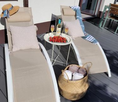 Wladyslawowo Apartment | The Harmony Apartament z dużym tarasem i miejscem do pracy zdalnej