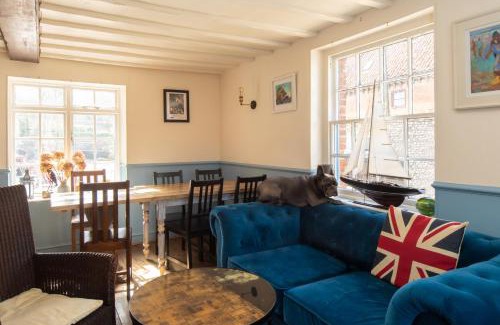 Cley next the Sea Bed & Breakfast | The Harnser, Cley