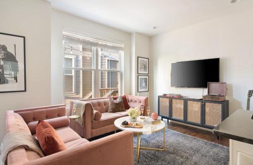 Chestnut Hill House | The Hart Suites by AvantStay Prime Nashville Location