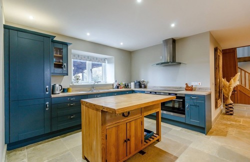 Stainforth Cottage | THE HAY BARN, pet friendly, character holiday cottage in Thorne