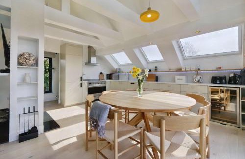 Etchinghill House | The Hayloft by Bloom Stays