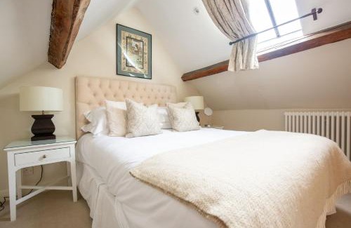 Cold Aston House | The Hayloft