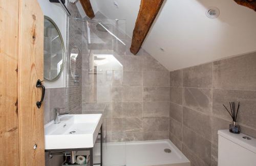 Cold Aston House | The Hayloft
