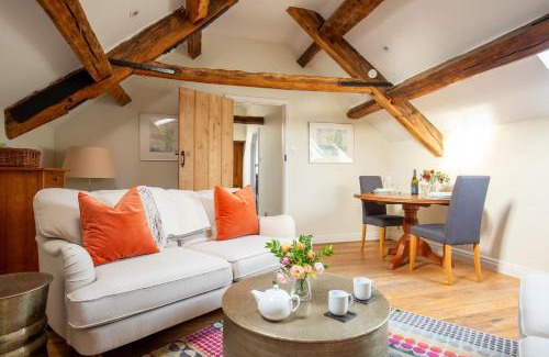 Cold Aston House | The Hayloft