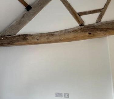 Hoylandswaine House | The Hayloft, Modern 4 Bed, 8 person, Barn Conversion in a Rural Location with Great Access