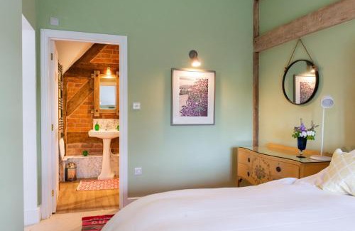 Leominster House | The Hayloft, Wall End Farm